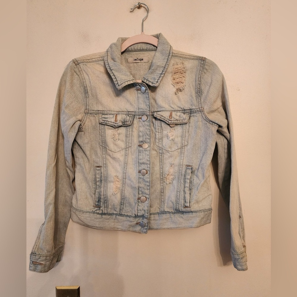 Refuge Distressed Denim cropped jacket size womens small